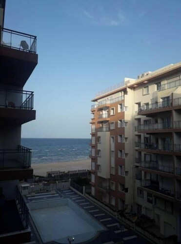 house E.