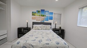 3 bedrooms, desk, travel cot, free WiFi - House with jacuzzi spa near the beach (Oakland Park)