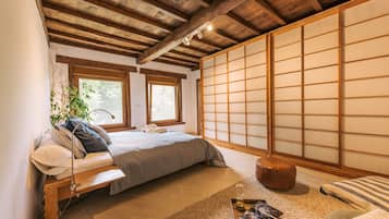 3 bedrooms, bed sheets