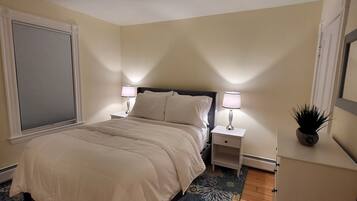 2 habitaciones, escritorio, tabla de planchar con plancha y wifi