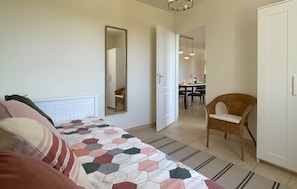 3 bedrooms, free WiFi, bed sheets