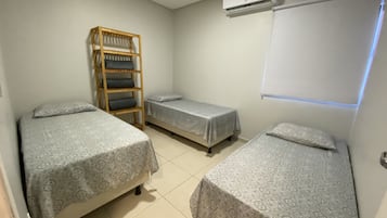 2 quartos, ferros/tábuas de passar roupa, Wi-Fi de cortesia