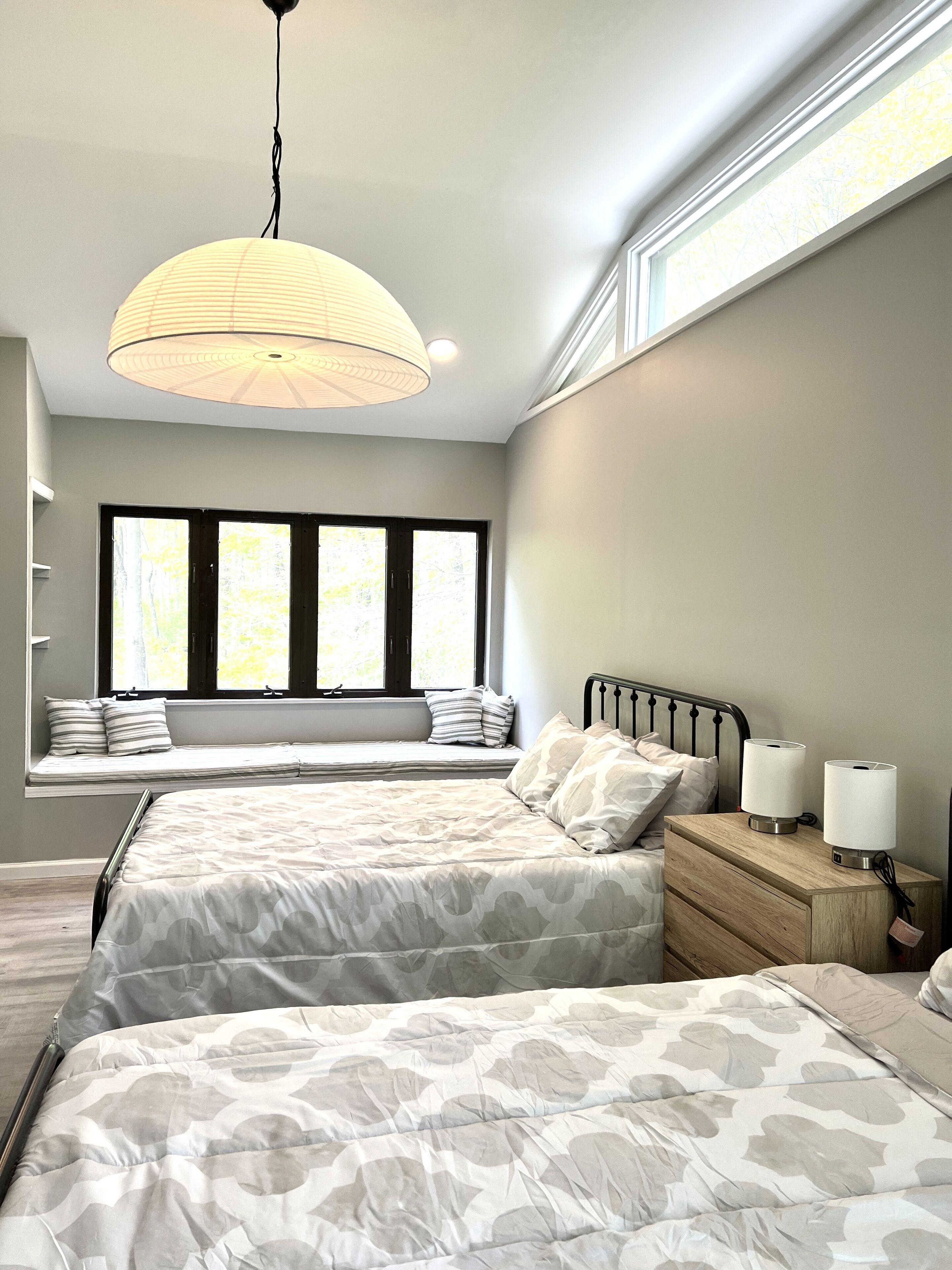 5 habitaciones, escritorio, tabla de planchar con plancha y wifi gratis 