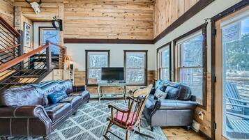 Smart TV, chimenea, consola de videojuegos y reproductor de DVD