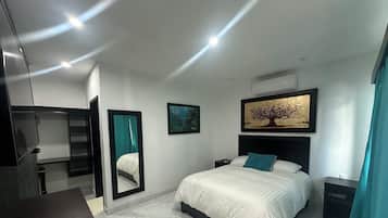 Comfort Room | In-room safe