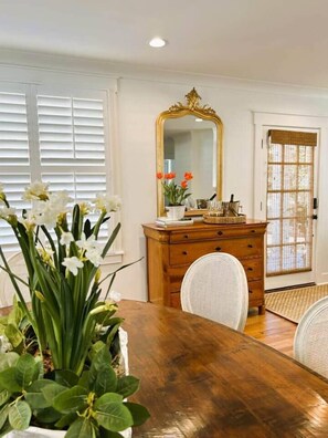 Dining - Walk to Campus & Square*Pets Welcome*Luxury Home (Oxford)