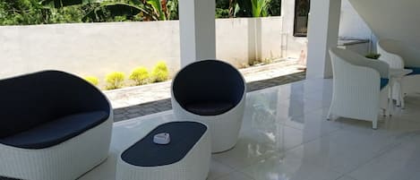 Área de estar no saguão