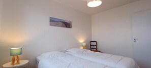 2 bedrooms, iron/ironing board, free WiFi