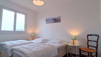 2 Schlafzimmer, Bügeleisen/Bügelbrett, kostenloses WLAN