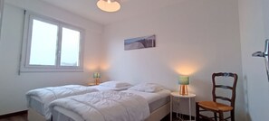 2 bedrooms, iron/ironing board, free WiFi