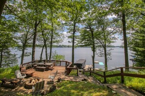 Outdoor dining - Cozy Family Cabin with beautiful lake view! (New Auburn)