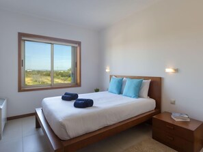 6 soverom, skrivebord, strykejern/-brett og wi-fi