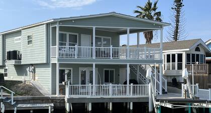 Waterfront Coral Cottage