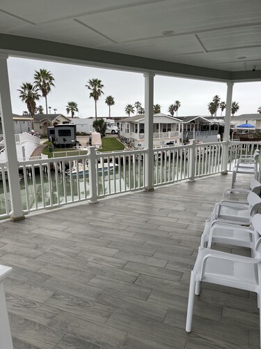 Waterfront Coral Cottage