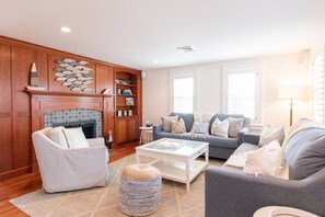 TV, offices - Game Room, Rooftop Deck, Fire Pit! (South Chatham)