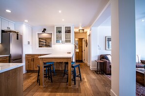 Interior - Classy, contemporary, cozy, Sun Valley condo with Resort Amenities (Sun Valley)