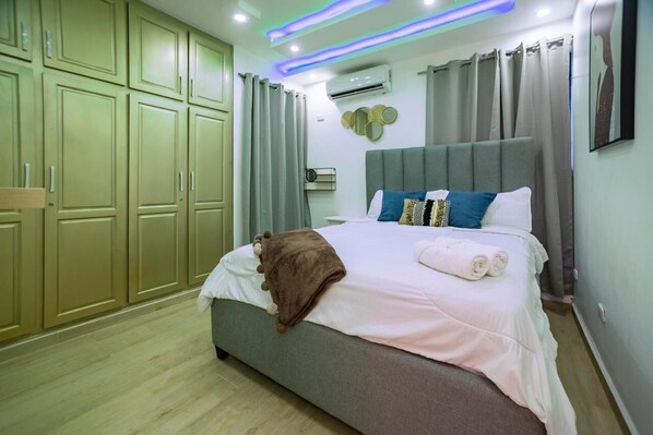 3 bedrooms, iron/ironing board, free WiFi, bed sheets