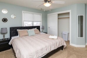 6 habitaciones, tabla de planchar con plancha, wifi y ropa de cama