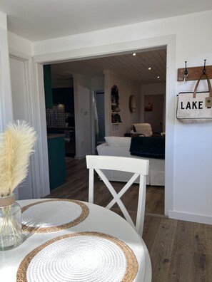 Dining - 2 bedroom cozy cottage near Douglas Lake (Dandridge)