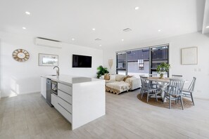 Interior - Oceanviews on Pearl (Kingscliff)
