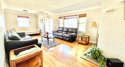 Perfect for Large Groups. 5 mins to MSP & MOA