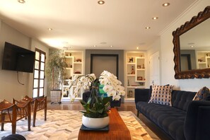 Smart TV, fireplace, ping pong, printers