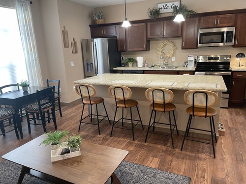 PERFECT 2 bedroom, 1 bath Condo