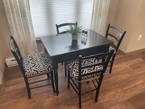 Dining - PERFECT 2 bedroom, 1 bath Condo (Helena)