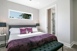 4 bedrooms, desk, iron/ironing board, travel cot