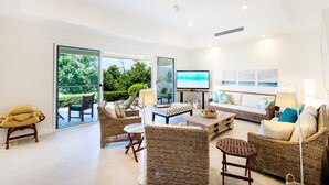 Luxury Villa | Living area - La Bella Waters 3 (Whitsundays)