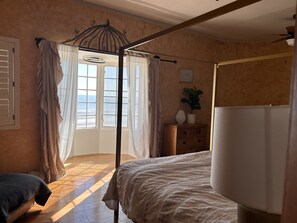 3 slaapkamers, een kluis op de kamer, een bureau, gratis wifi