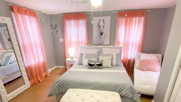 5 bedrooms, desk, iron/ironing board, free WiFi