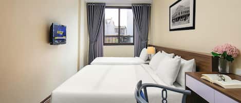 Bureau, rideaux occultants, fer et planche à repasser, Wi-Fi gratuit