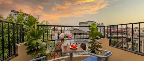 Panoramic Shared Dormitory | Desk, laptop workspace, blackout curtains, iron/ironing board