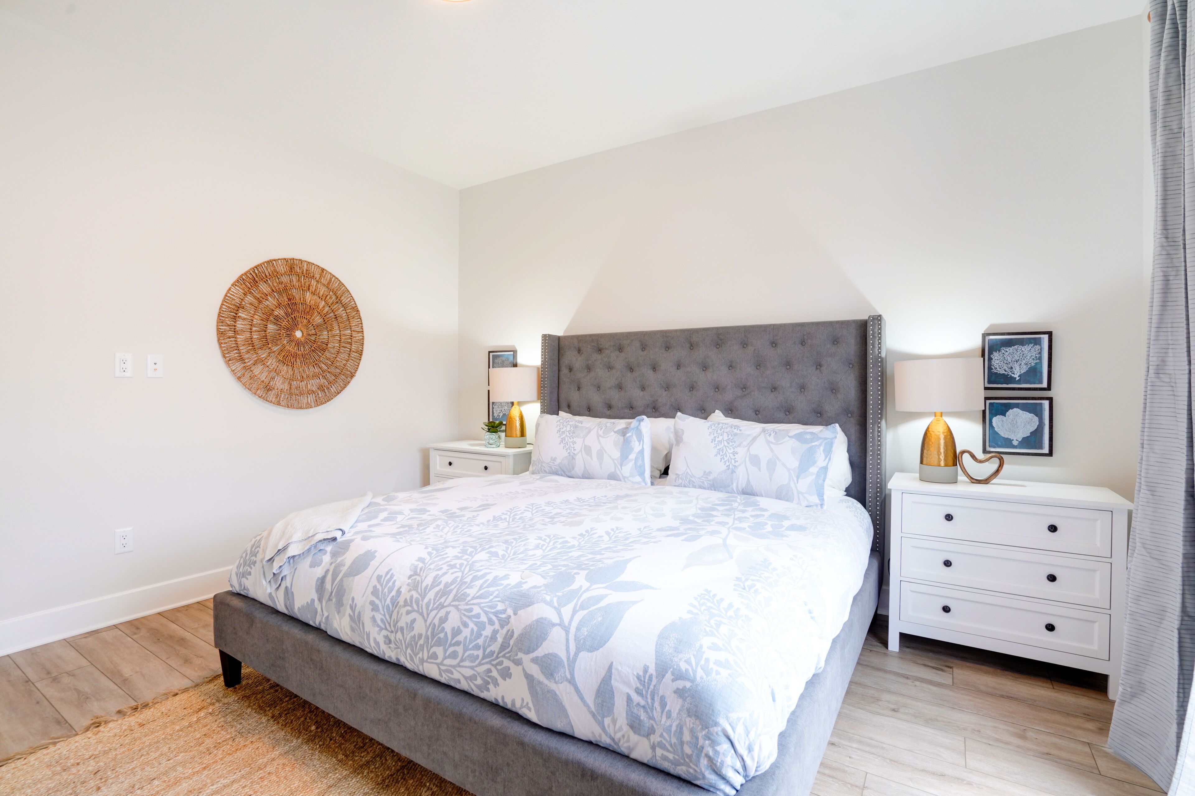3 bedrooms, desk, iron/ironing board, WiFi (free)