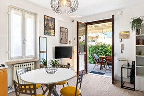 Dining - Soave House - beach 2 steps away (Sirmione)