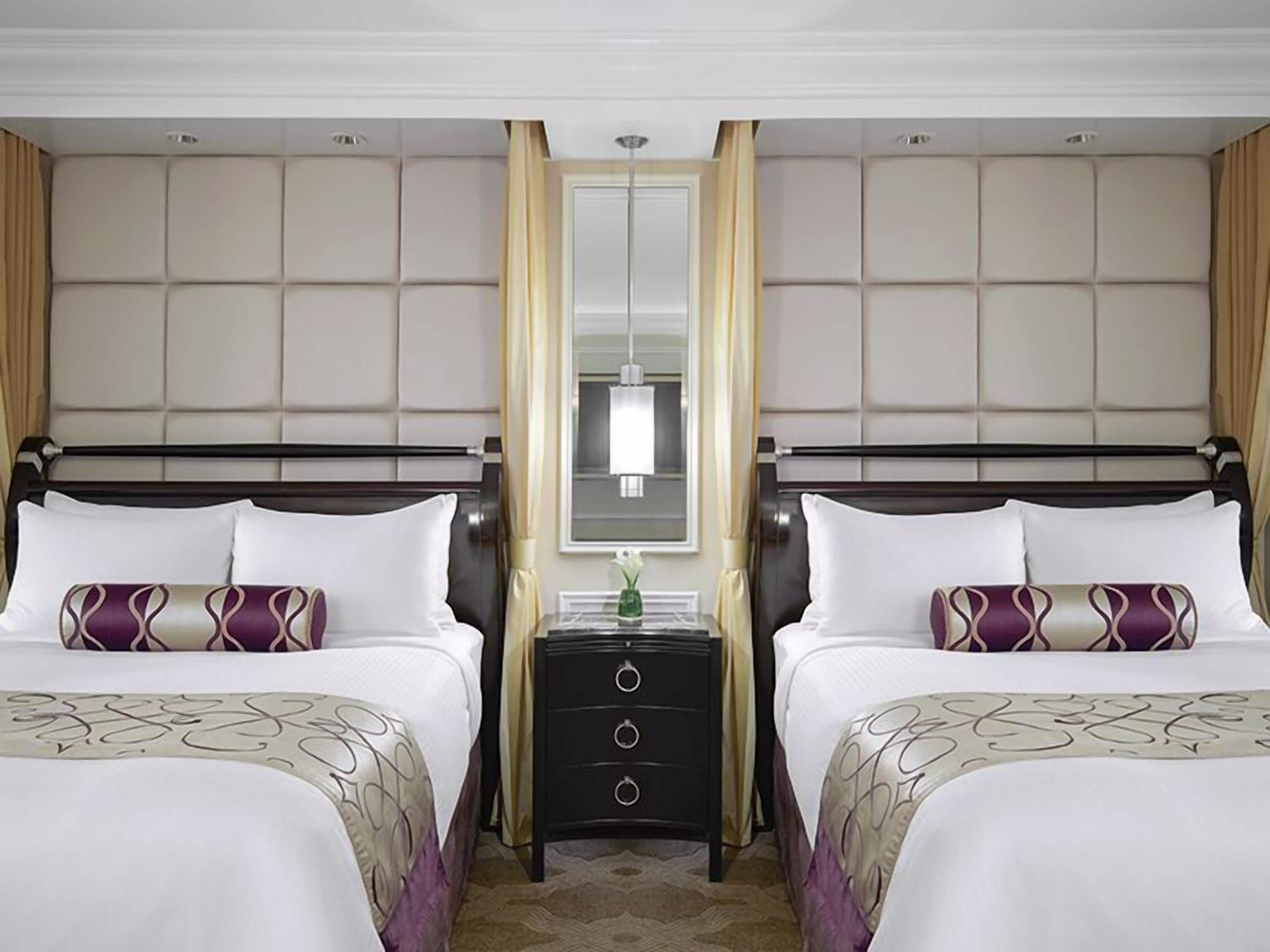 2 Connecting Suites at a 5⭐️ Hotel