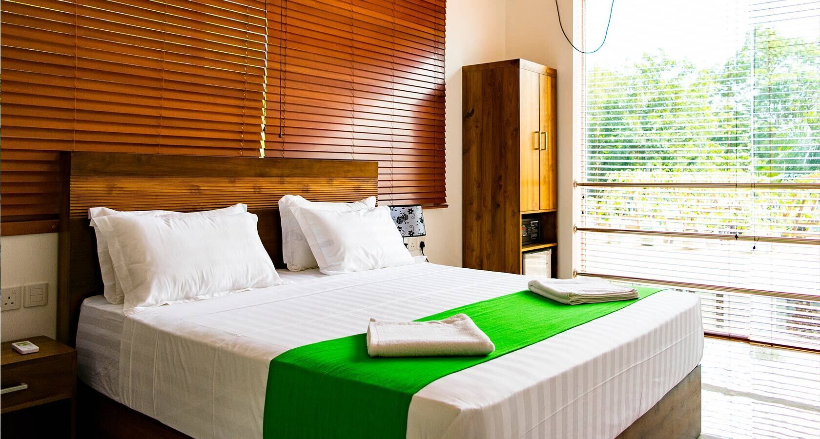 Minibar, wifi gratis, ropa de cama