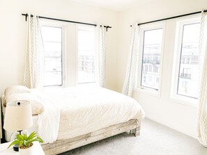 4 bedrooms, WiFi, bed sheets