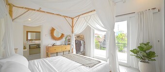 Spacious designer villa in the heart of Berawa