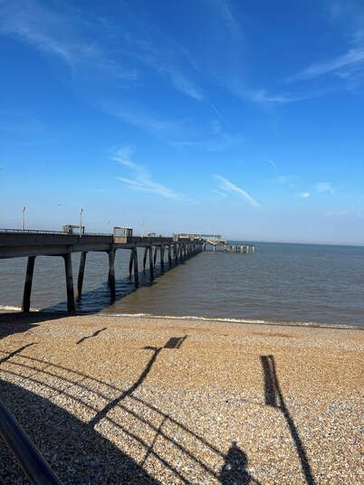 Beautiful Cottage in the heart of Deal Excellent & quiet Location. Sunny Garden