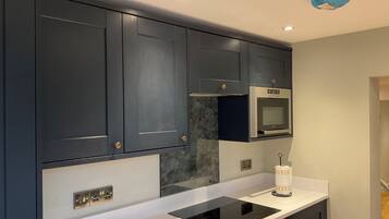 Microwave, oven, toaster, cookware/dishes/utensils