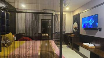 Blackout curtains, soundproofing, free WiFi