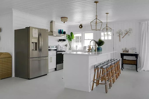 Frigorífic, microones, forn i placa de cuina