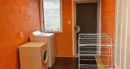 Spacious, Quiet and Fully Equipped.10 minutes drive to town