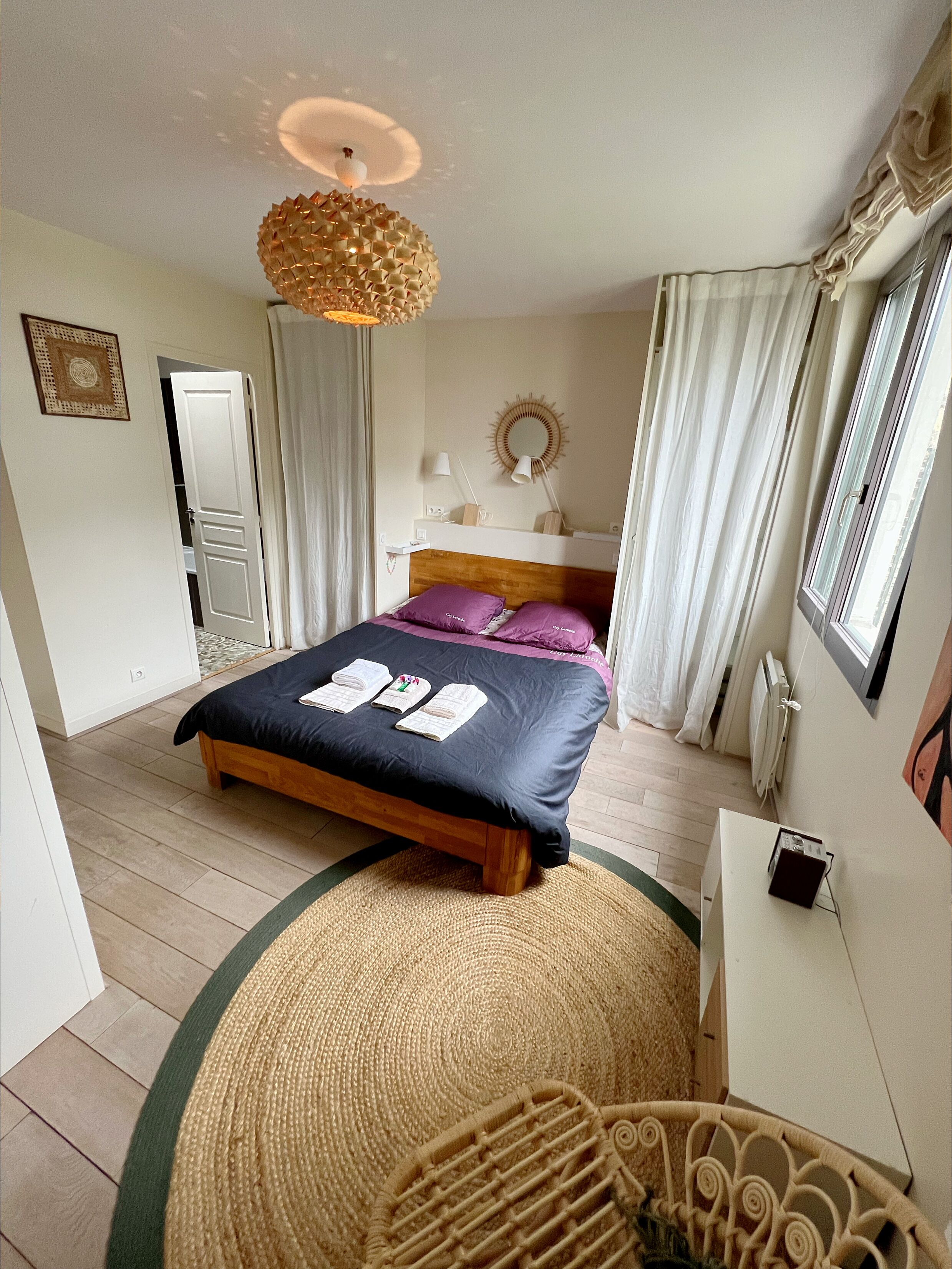 3 bedrooms, desk, iron/ironing board, free WiFi