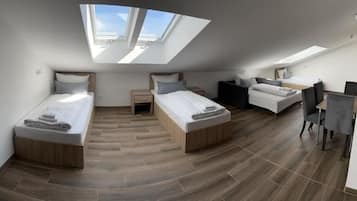 Verdunkelungsvorhänge, Bügeleisen/Bügelbrett, kostenloses WLAN