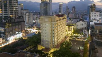 المنشأة من الخارج