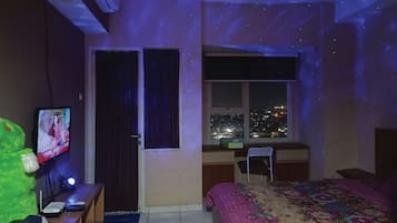 Studio | Bureau, rideaux occultants, Wi-Fi gratuit, draps fournis
