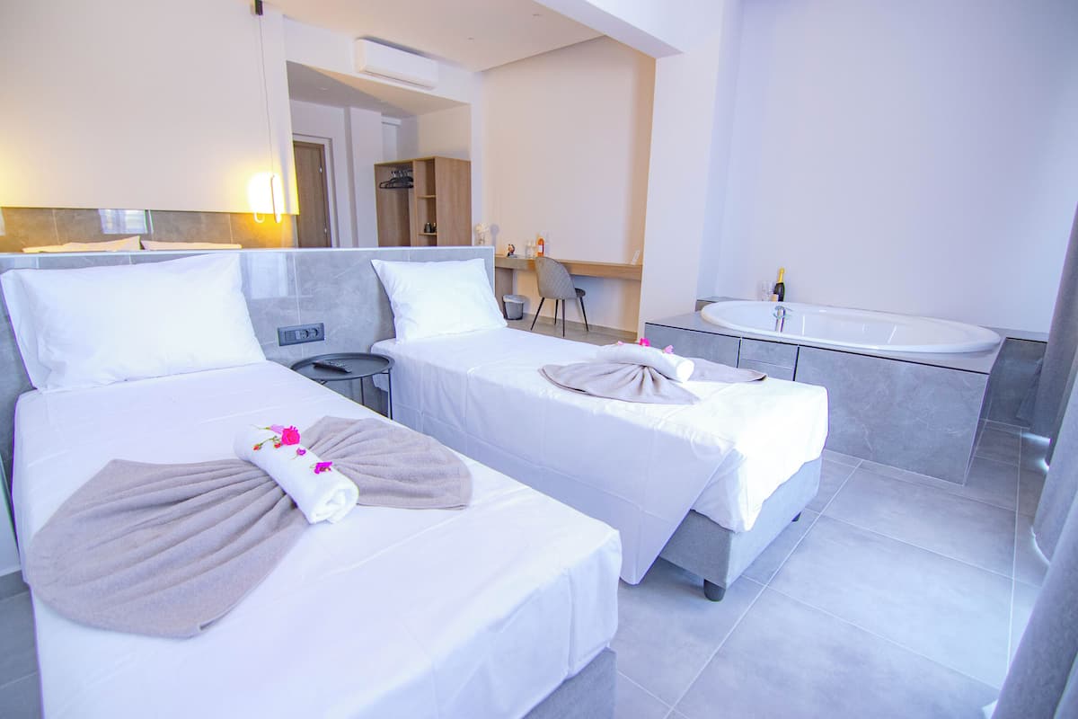 Ropa de cama hipoalergénica, muebles diferentes y escritorio
